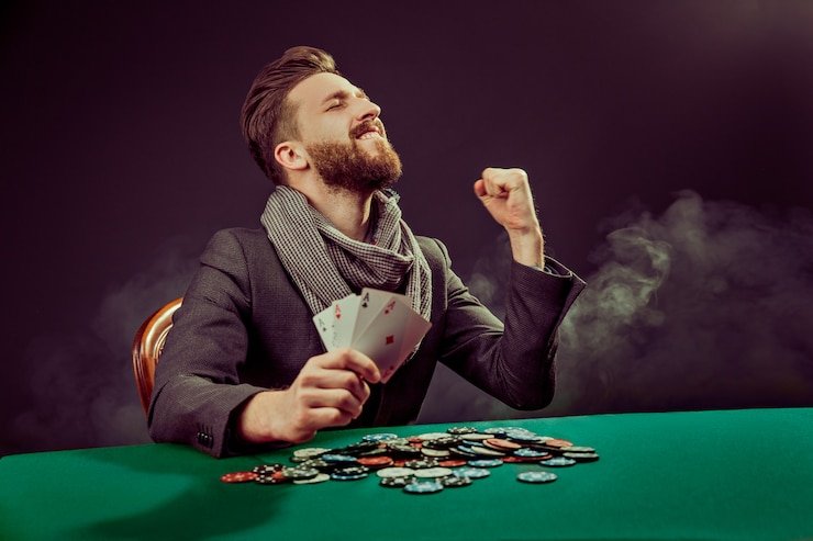 Live dealer revealing cards in Speed Baccarat on jandagacor login